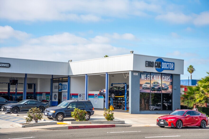 3005 Harbor Blvd, Costa Mesa, CA à vendre - Photo de l’immeuble – Image 3 sur 11