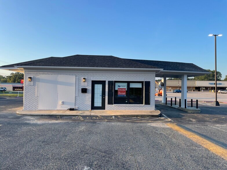 120 E Sunset Dr, Monroe, NC à louer - Photo principale – Image 1 sur 1