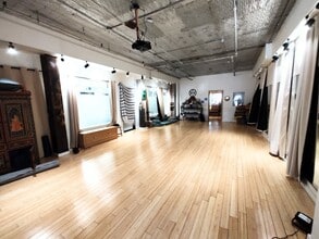 119 Knickerbocker Ave, Brooklyn, NY à louer Photo de l’immeuble– Image 1 sur 4