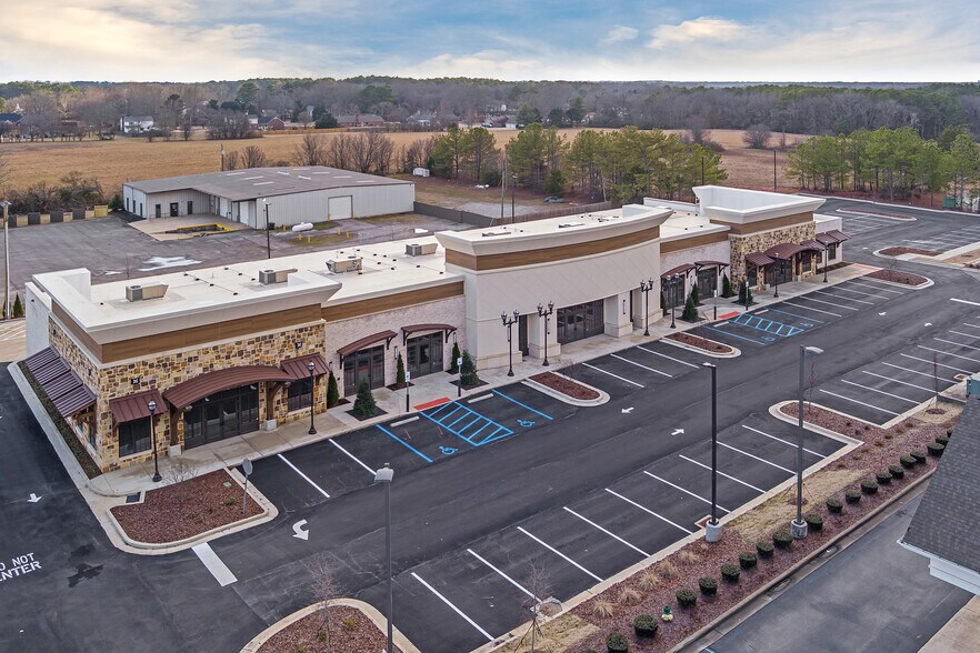 1612 Lindsay Ln S, Athens, AL à louer - Photo de l’immeuble – Image 3 sur 9