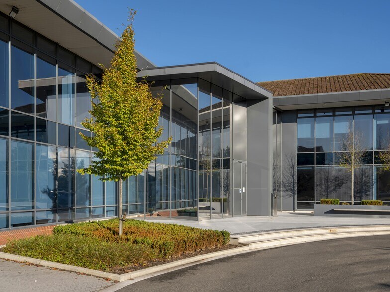 2 Basingstoke Rd, Reading à louer - Photo de l’immeuble – Image 3 sur 14