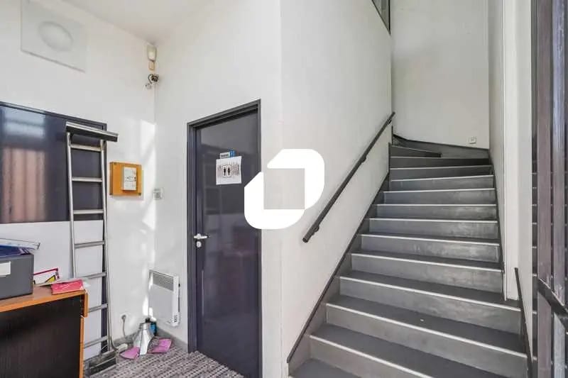 Bureau dans Nozay à louer - Photo de l’immeuble – Image 2 sur 14