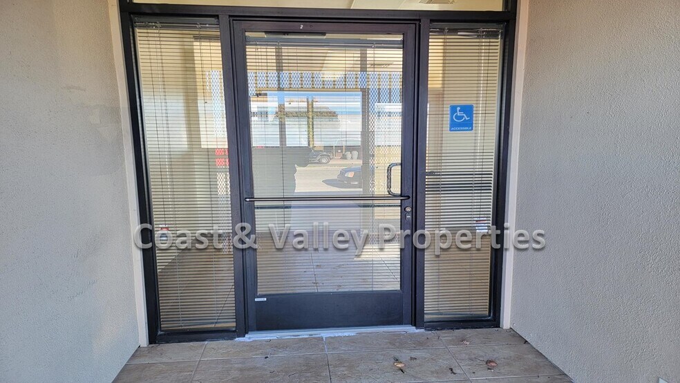 6-10 San Miguel Ave, Salinas, CA à louer - Photo de l’immeuble – Image 2 sur 11