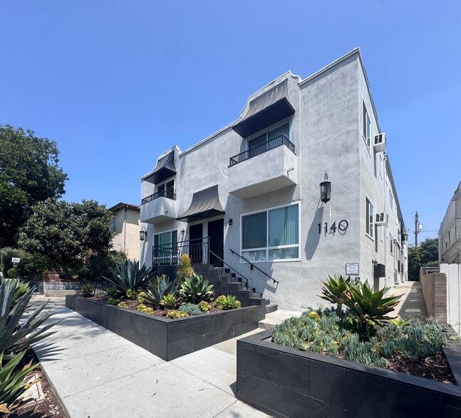 1140 N Ogden Dr, Los Angeles, CA à vendre - Photo de l’immeuble – Image 3 sur 34