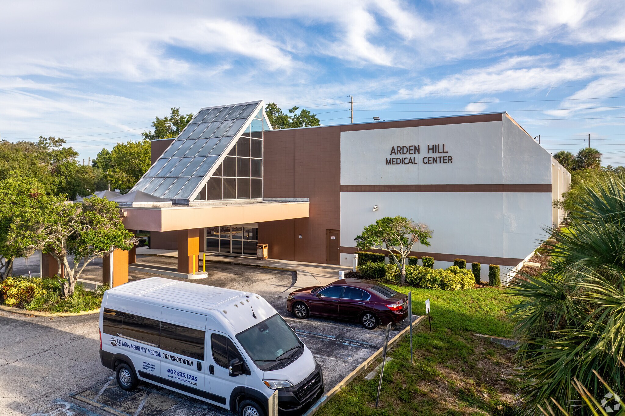 6388 Silver Star Rd, Orlando, FL à louer Photo principale– Image 1 sur 7