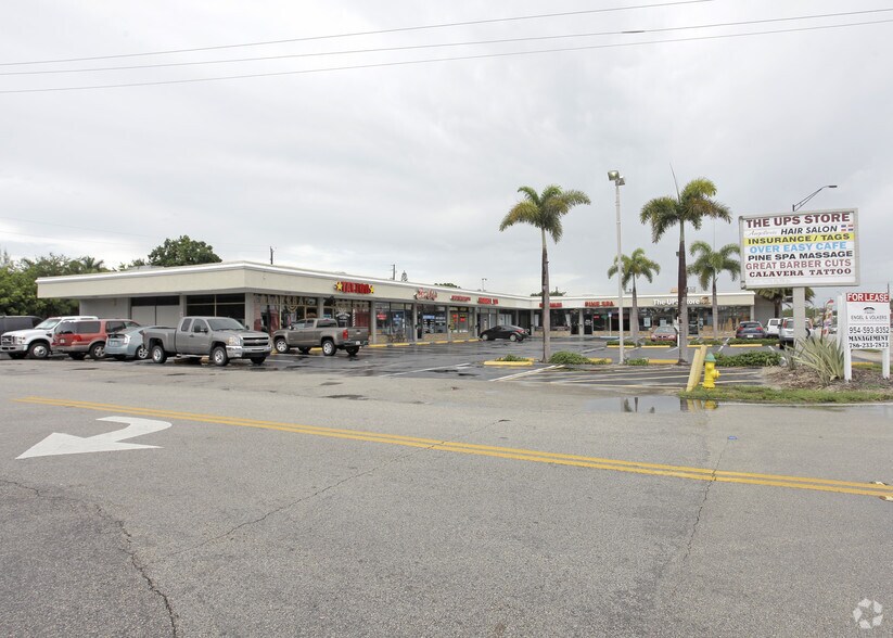 300 E Oakland Park Blvd, Fort Lauderdale, FL à louer - Photo principale – Image 1 sur 8