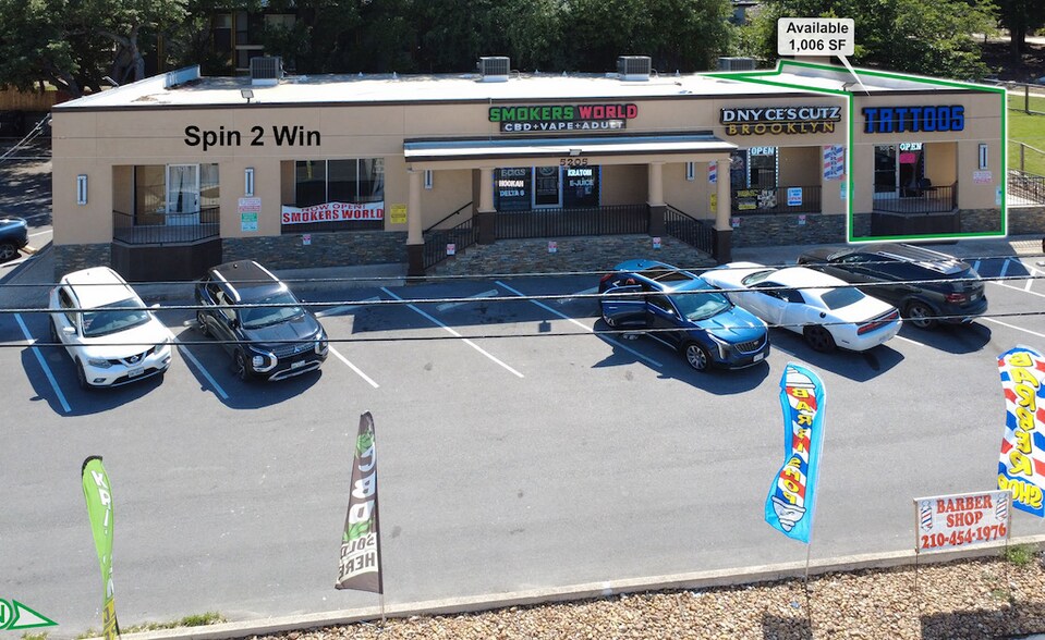 5205 Fredericksburg Rd, San Antonio, TX à louer - Photo de l’immeuble – Image 3 sur 5