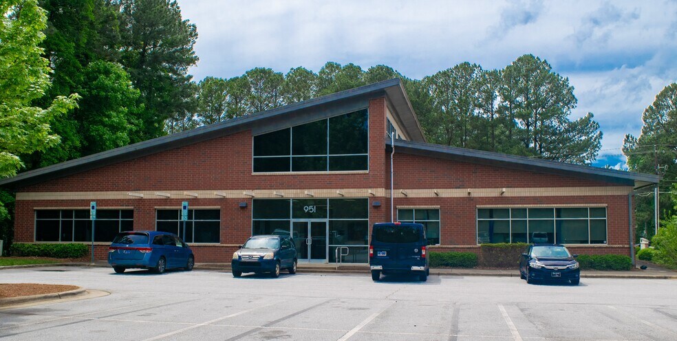 951 Heather Park Dr, Garner, NC à louer - Photo de l’immeuble – Image 2 sur 33