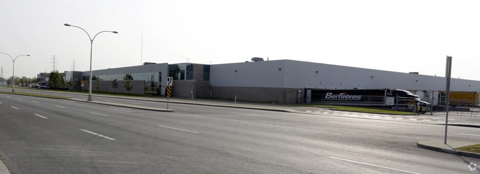 1250 Boul Dagenais O, Laval, QC à louer - Photo de l’immeuble – Image 2 sur 2