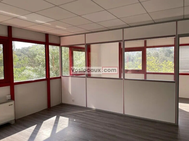 Bureau dans Vallauris à louer - Photo de l’immeuble – Image 2 sur 5