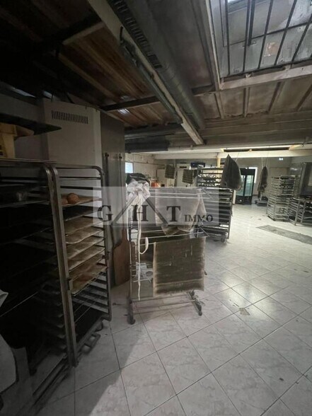 Local commercial dans Chelles à vendre - Photo intérieure – Image 1 sur 4