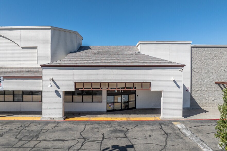 23575 Sunnymead Ranch Pky, Moreno Valley, CA à vendre - Photo de l’immeuble – Image 2 sur 4