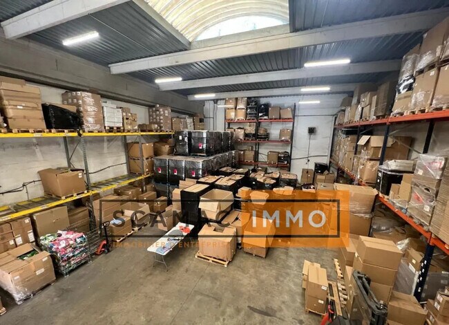 Plus de détails pour Industriel/Logistique à louer