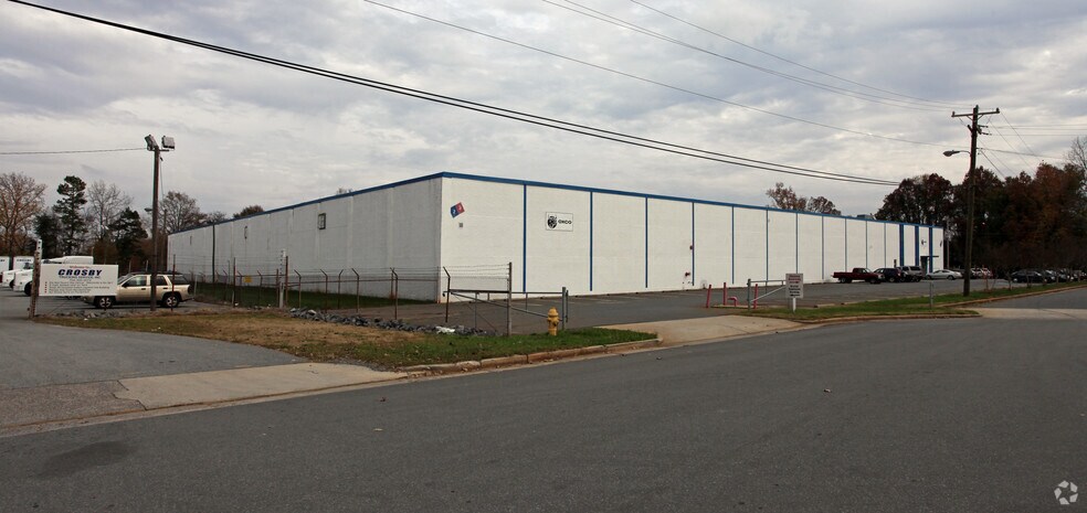 500 Gulf Dr, Charlotte, NC à louer - Photo de l’immeuble – Image 2 sur 2