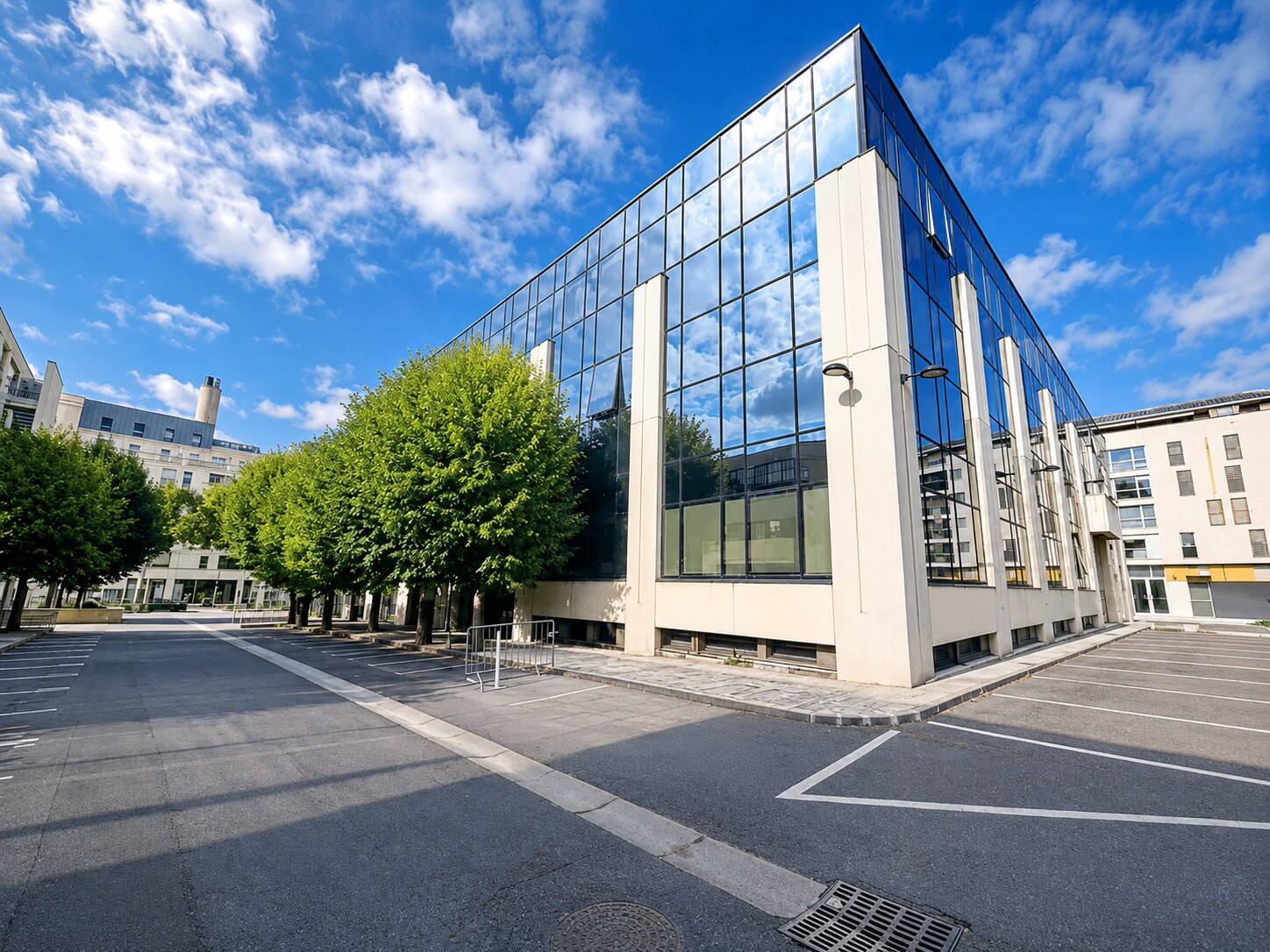 Bureau dans Saint-Ouen-sur-Seine à louer Photo de l’immeuble– Image 1 sur 15