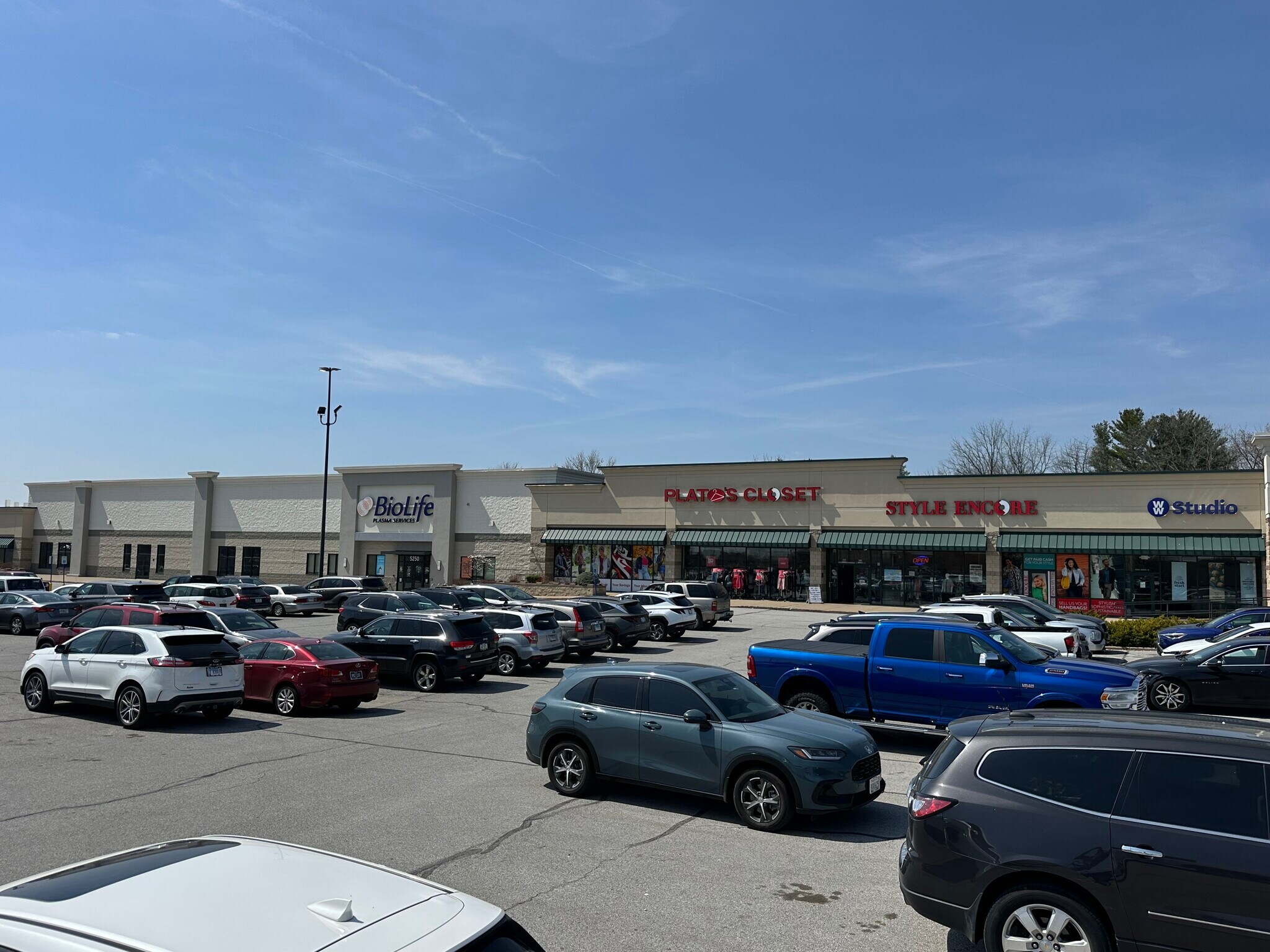 Dave & Buster's Anchored Center portefeuille de 2 biens à vendre sur LoopNet.fr Photo principale– Image 1 sur 8