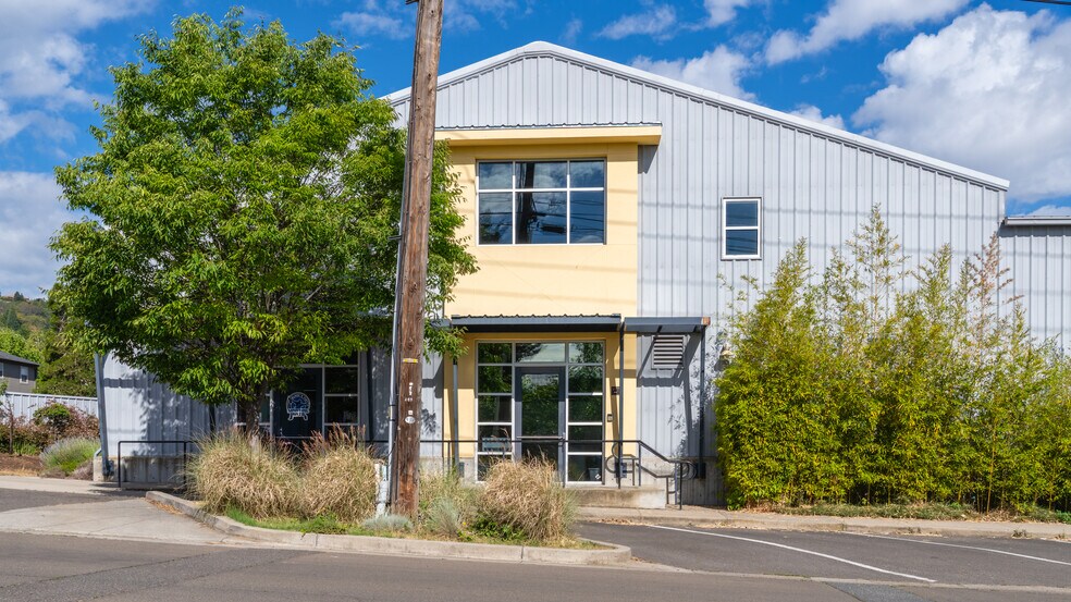 255 Helman St, Ashland, OR à vendre - Photo de l’immeuble – Image 2 sur 3