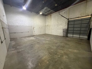3551-3557 NW 79th Ave, Miami, FL à louer Photo intérieure– Image 2 sur 6