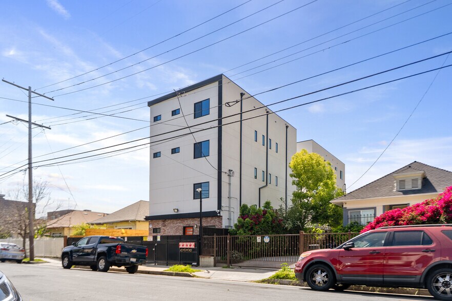 1135 S Ardmore Ave, Los Angeles, CA à vendre - Photo de l’immeuble – Image 3 sur 16