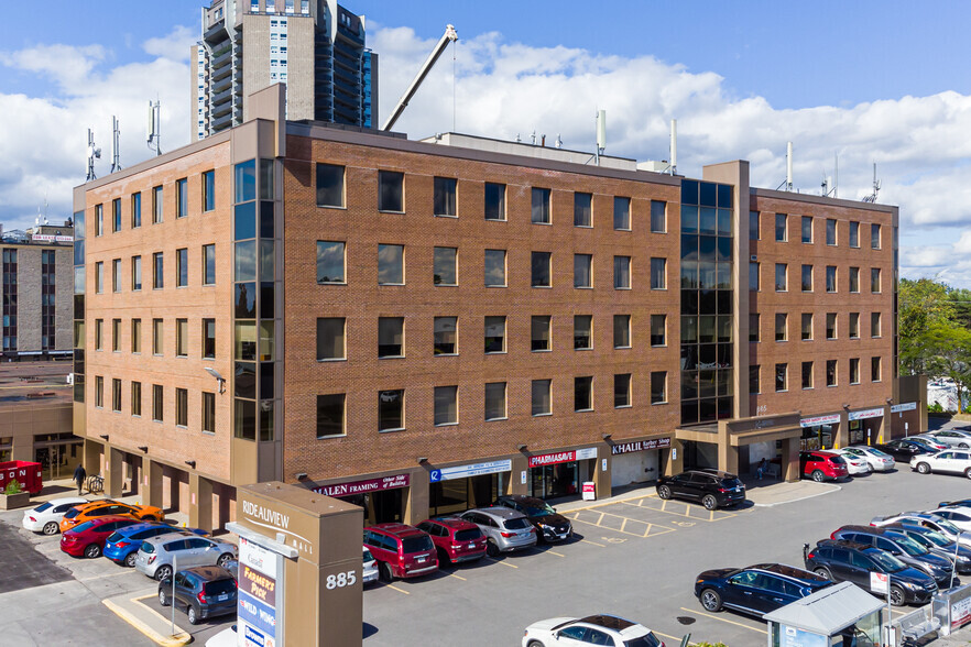 885 Meadowlands Dr, Ottawa, ON à louer - Photo de l’immeuble – Image 3 sur 7