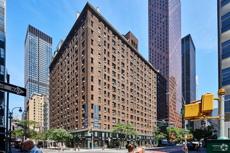 770 3rd Ave, New York, NY à louer - Photo de l’immeuble – Image 1 sur 49