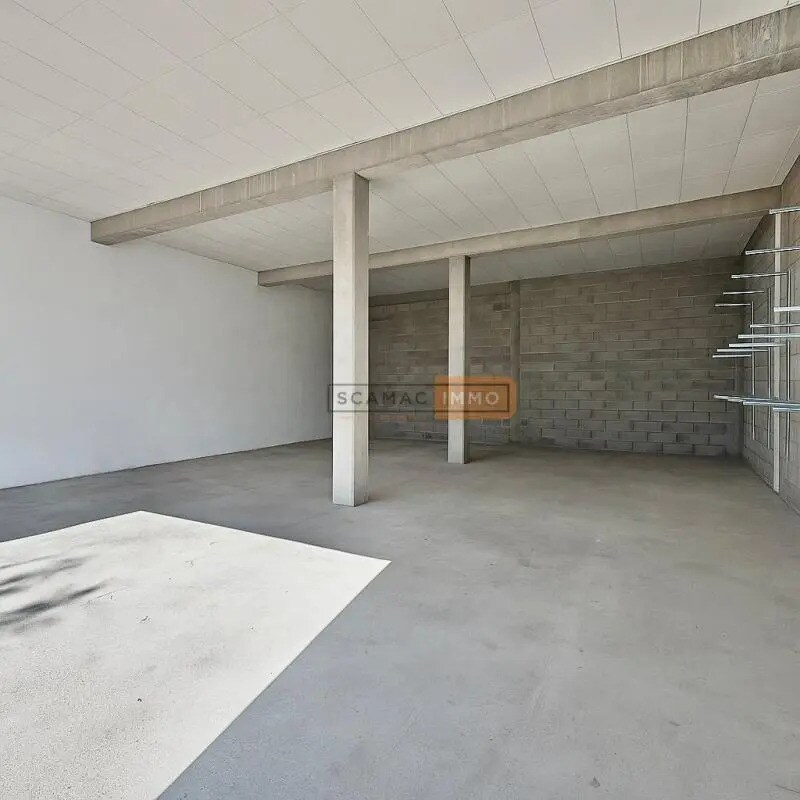 Industriel/Logistique dans Puget-sur-Argens à louer Photo de l’immeuble– Image 1 sur 6