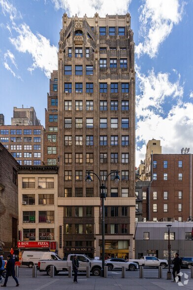 254 W 31st St, New York, NY à louer - Photo de l’immeuble – Image 2 sur 5