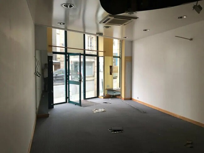 Plus de détails pour 6 Place Emile Souvestre, Morlaix - Local commercial à louer