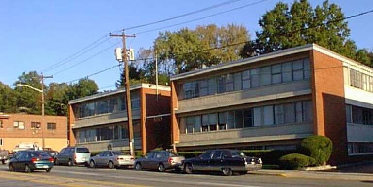 320 Northern Blvd, Great Neck, NY à louer Photo principale– Image 1 sur 3