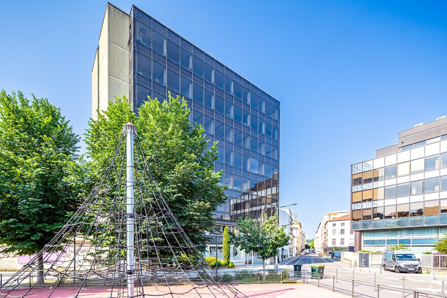 Bureau dans Lyon à vendre - Photo de l’immeuble – Image 2 sur 2