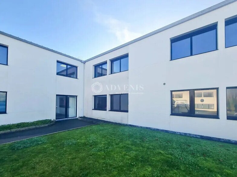 Bureau dans Ploufragan à vendre - Photo de l’immeuble – Image 2 sur 8