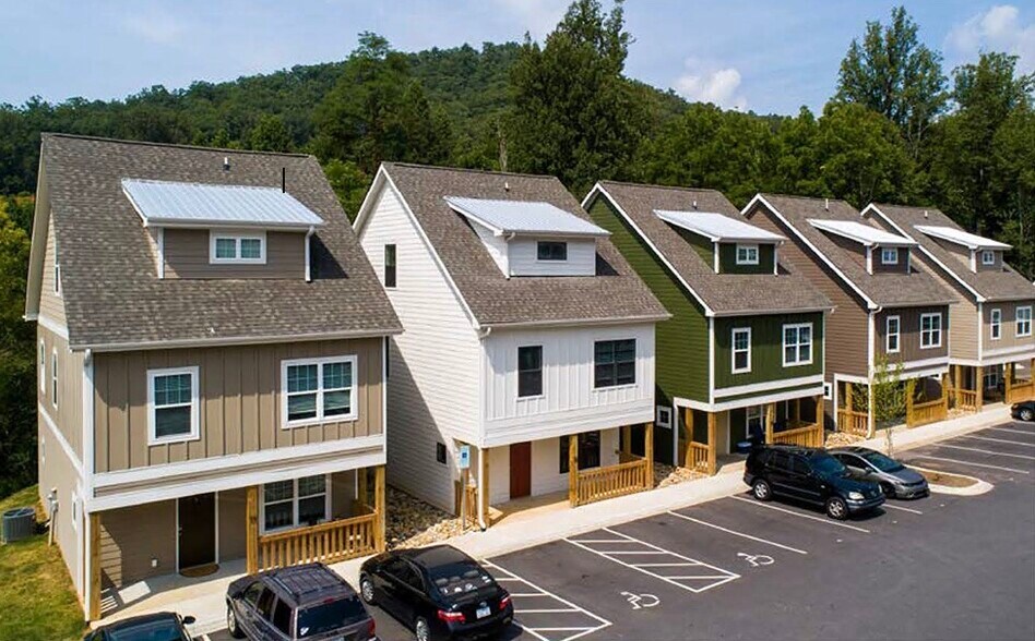 4616 Little Savannah Rd, Cullowhee, NC à vendre - Photo de l’immeuble – Image 3 sur 42