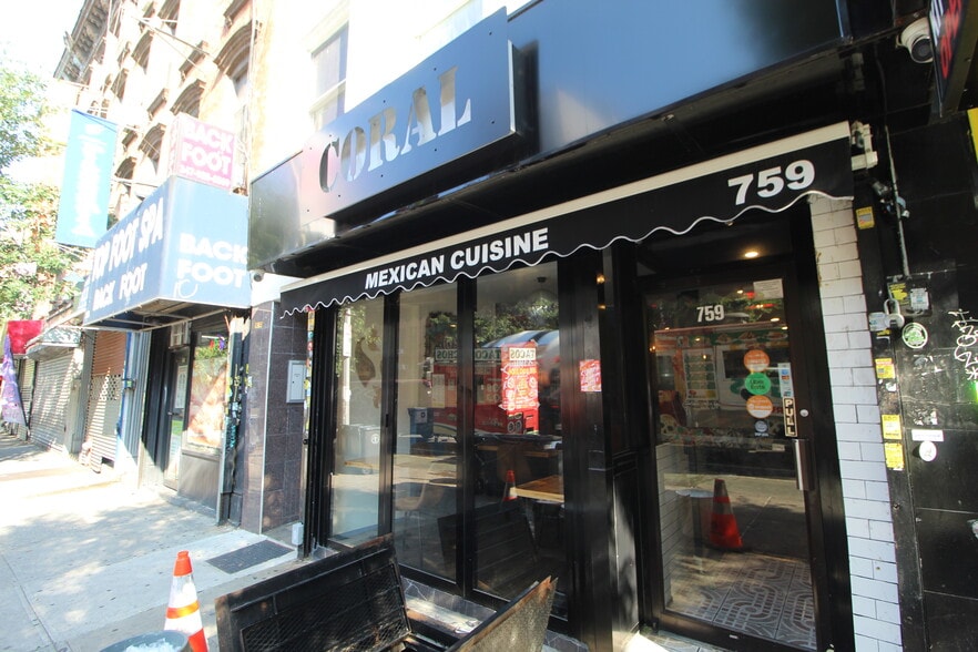 759 Grand St, Brooklyn, NY à louer - Photo de l’immeuble – Image 1 sur 1
