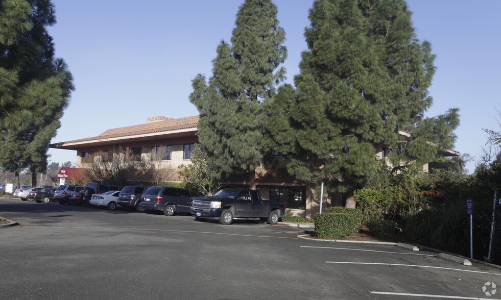 1460 N Camino Alto, Vallejo, CA à louer - Photo de l’immeuble – Image 2 sur 6