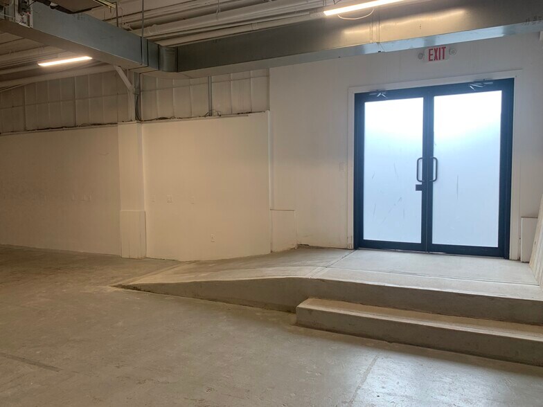 375 Fairfield Ave, Stamford, CT à louer - Photo de l’immeuble – Image 2 sur 8