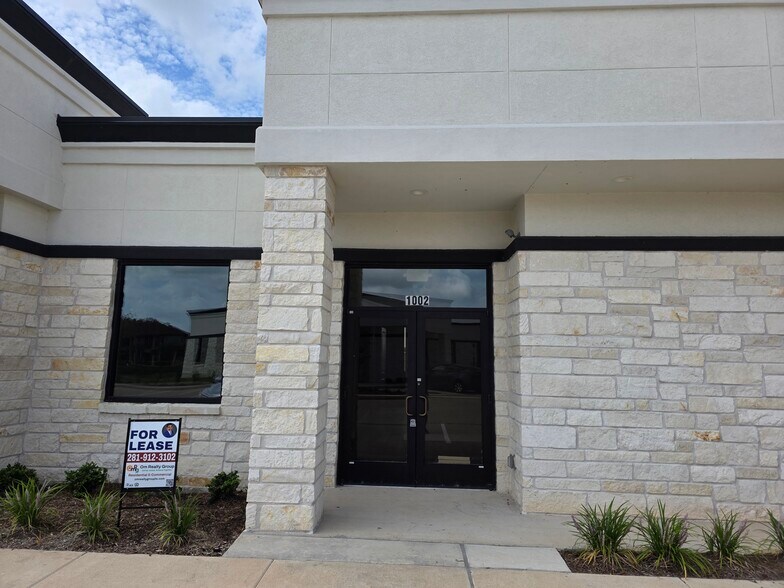 5501 Cabrera Dr, Sugar Land, TX à louer - Photo de l’immeuble – Image 2 sur 6