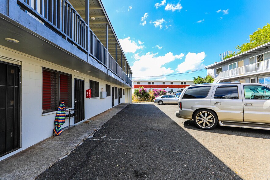 94-246 Aniani Pl, Waipahu, HI à vendre - Photo de l’immeuble – Image 2 sur 36