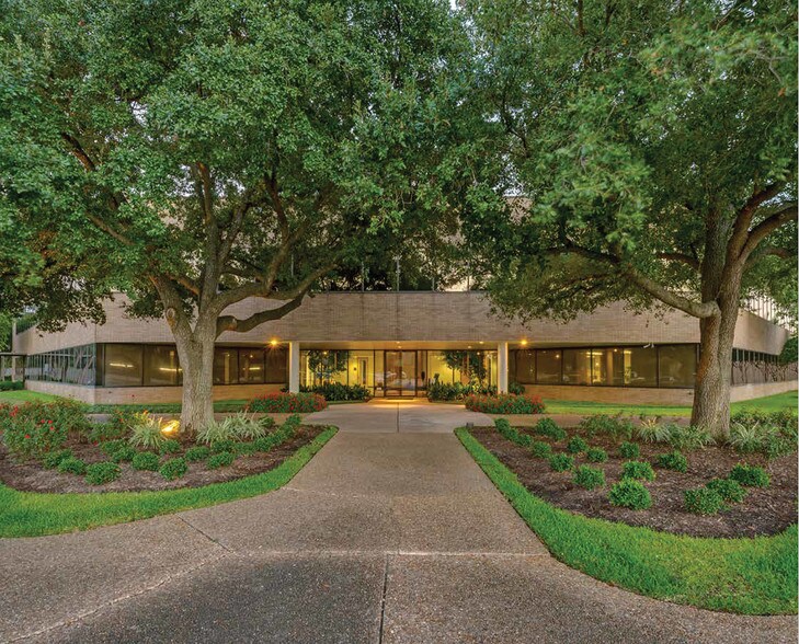 2424 Wilcrest Dr, Houston, TX à louer - Photo principale – Image 1 sur 9