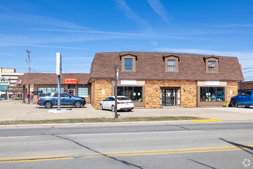 326 1st Ave W, Newton, IA à louer - Photo principale – Image 1 sur 2