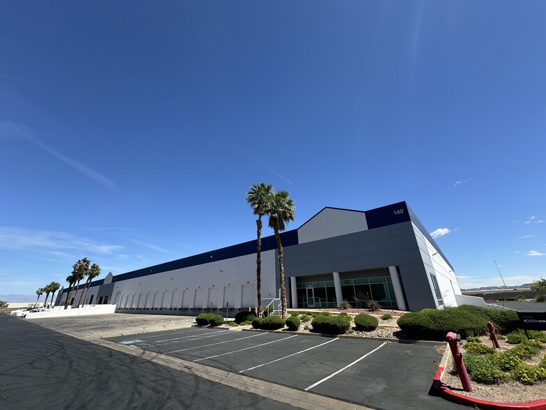140 Cassia Way, Henderson, NV à louer - Photo de l’immeuble – Image 2 sur 8