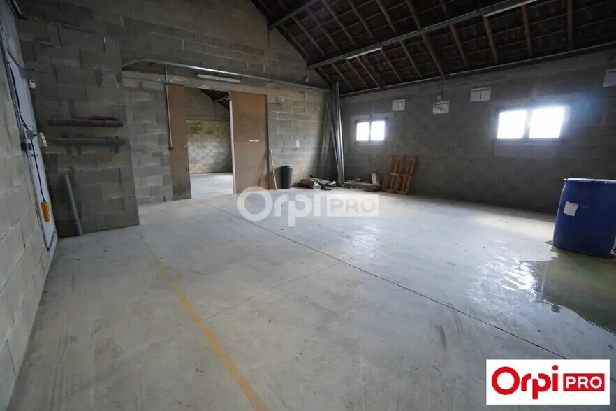 Local d’activités dans Quetigny à louer - Photo de l’immeuble – Image 1 sur 4