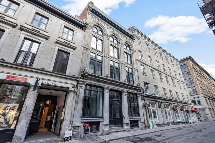 220 Rue Saint-Paul O, Montréal, QC à louer - Photo de l’immeuble – Image 2 sur 2