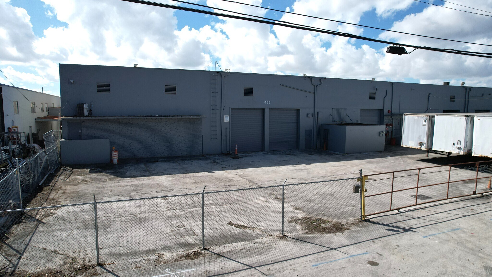 438 W 20th St, Hialeah, FL à louer Photo de l’immeuble– Image 1 sur 8
