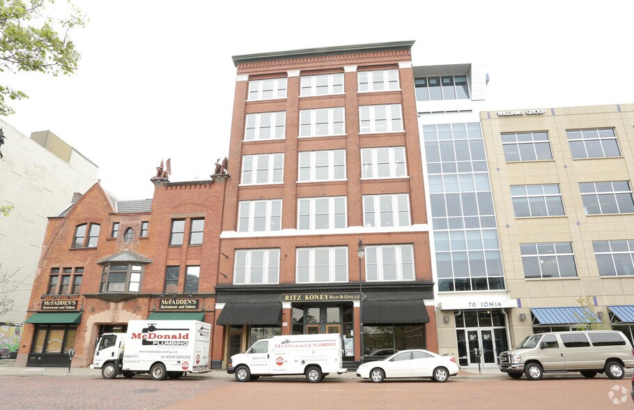 64 Ionia Ave SW, Grand Rapids, MI à vendre - Photo de l’immeuble – Image 3 sur 23