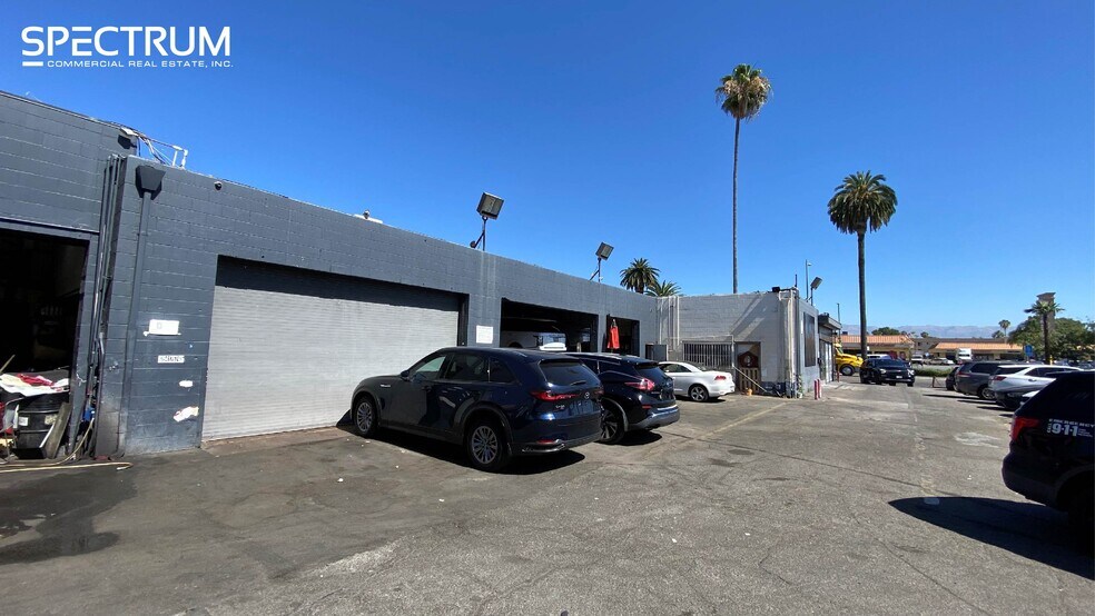 21024 Sherman Way, Canoga Park, CA à louer - Photo de l’immeuble – Image 3 sur 11