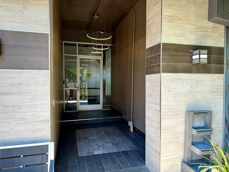 1200-1204 Venice Blvd, Los Angeles, CA à louer - Photo de l’immeuble – Image 3 sur 13