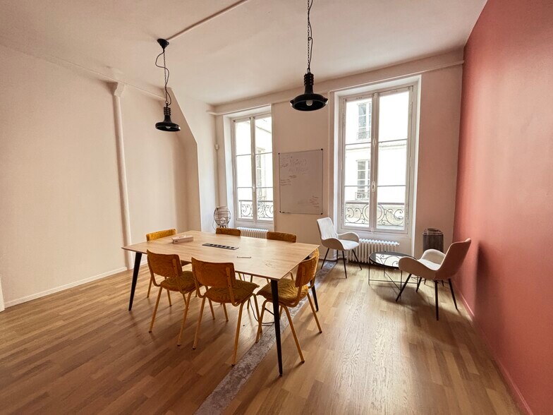 16 Rue Bleue, Paris à louer - Photo intérieure – Image 2 sur 14
