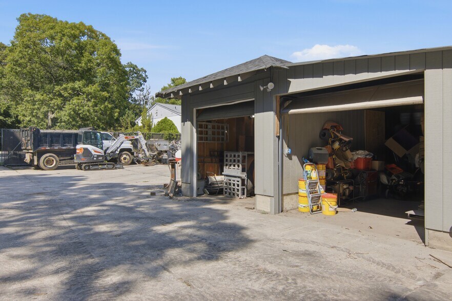 460 Granny Rd, Medford, NY à vendre - Photo de l’immeuble – Image 3 sur 13