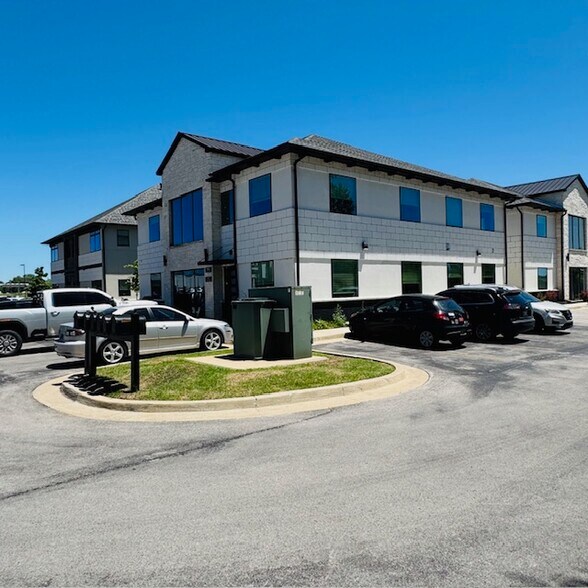 7810 E 108th St, Tulsa, OK à louer - Photo de l’immeuble – Image 2 sur 16