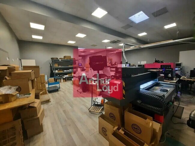 Plus de détails pour Local d’activités à vendre